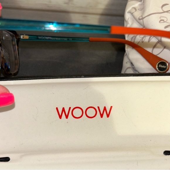 Women’s WOW Glasses. Sold with case. - Picture 2 of 2